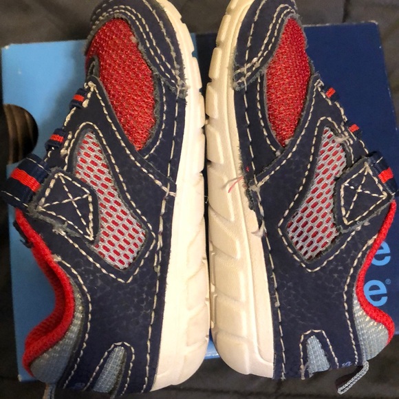 Stride Rite - size 4 - Picture 4 of 7